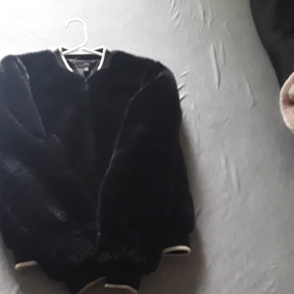 Jessica Simpson fur coat